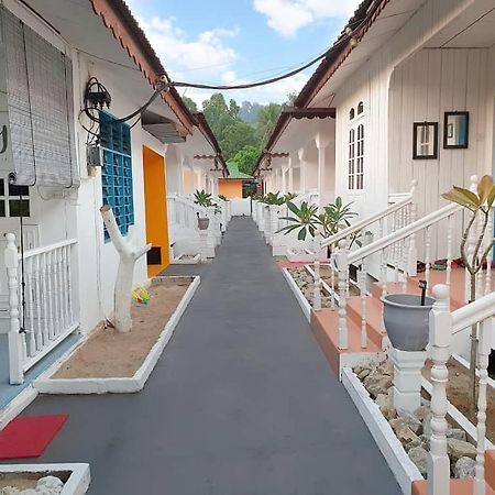 Vagary Pangkor Hotel Pekan Pangkor Exterior photo